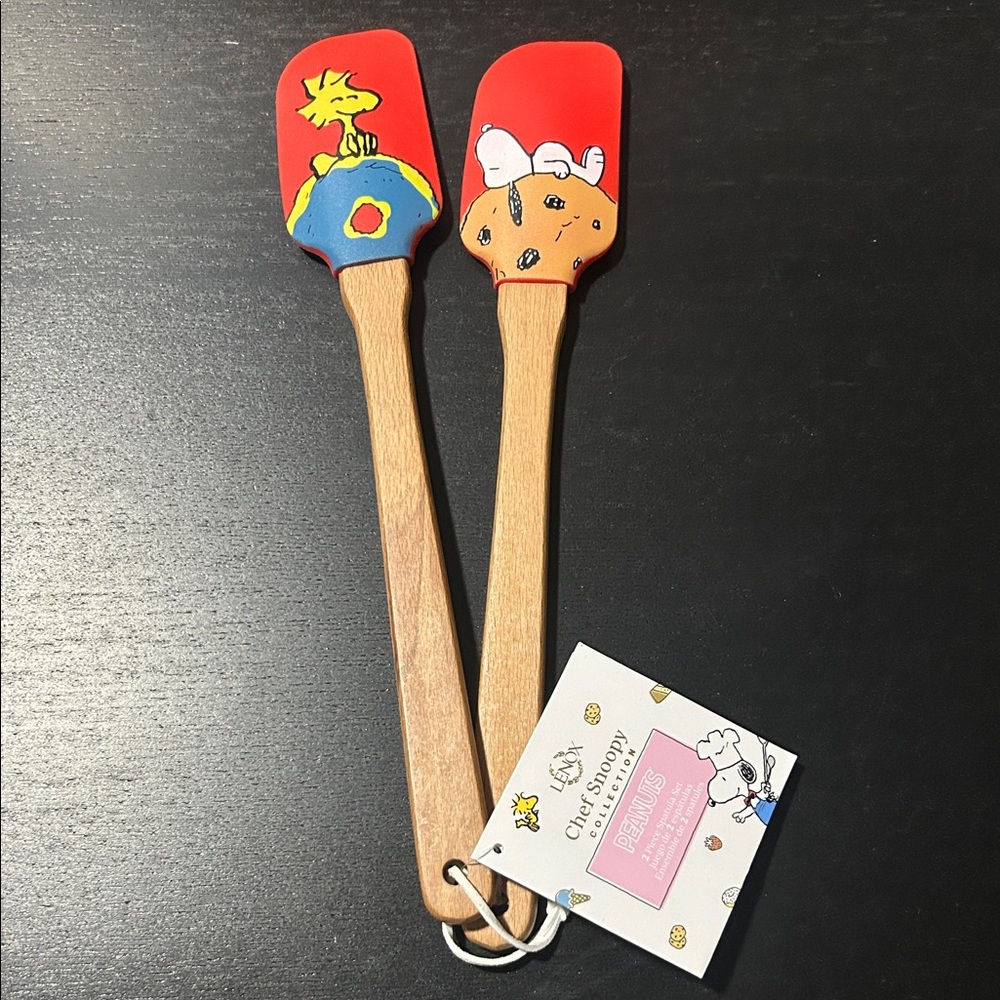 Lenox Red and Brown Peanuts Spatula Set